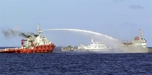 China runs out of arguments over its oil rig HD 981 operations in Vietnam's territorial waters - ảnh 1